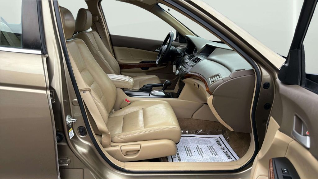 Photo 13 of this HONDA ACCORD