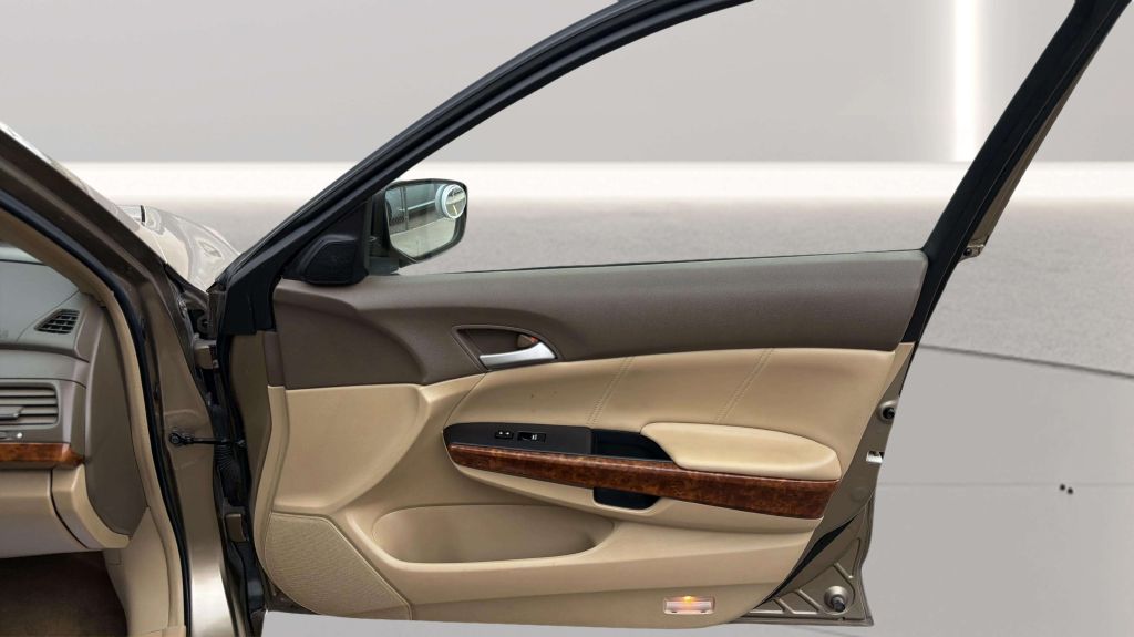 Photo 16 of this HONDA ACCORD