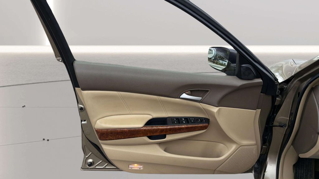 Photo 18 of this HONDA ACCORD