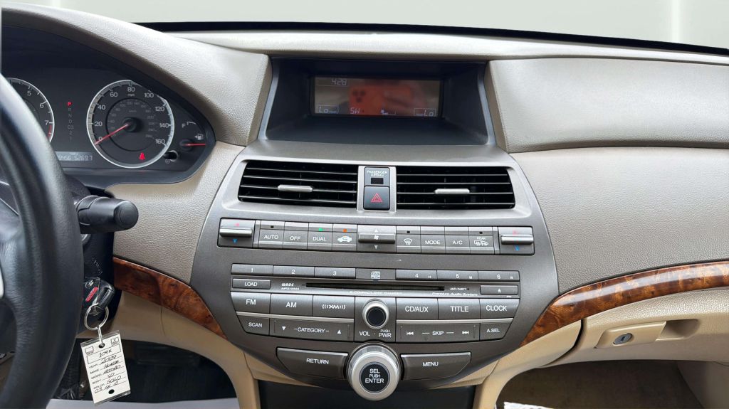 Photo 23 of this HONDA ACCORD