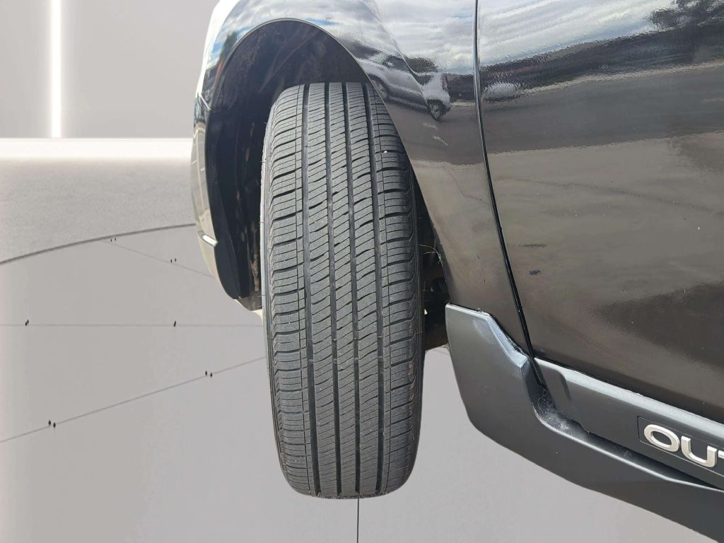 Photo 34 of this SUBARU OUTBACK