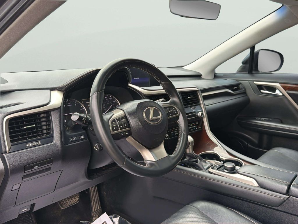 Photo 10 of this LEXUS RX 350