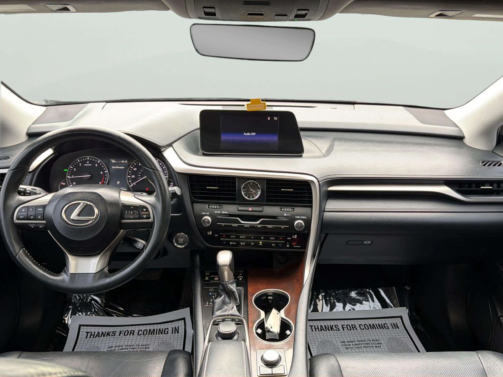 Photo 21 of this LEXUS RX 350