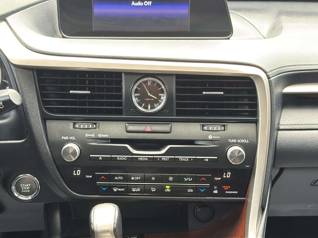 Photo 22 of this LEXUS RX 350