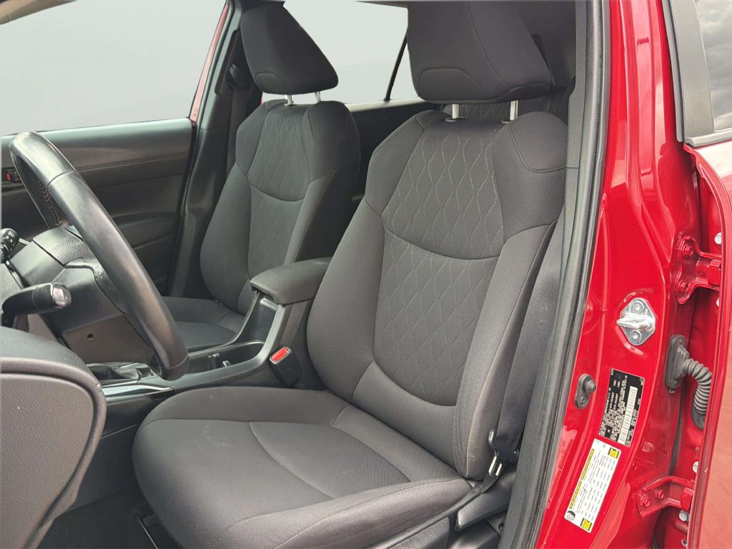 Photo 12 of this TOYOTA COROLLA CROSS