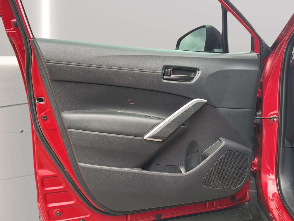 Photo 14 of this TOYOTA COROLLA CROSS