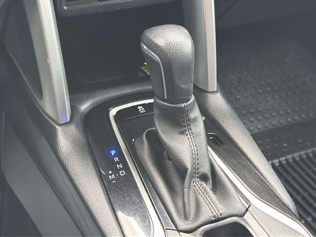 Photo 18 of this TOYOTA COROLLA CROSS