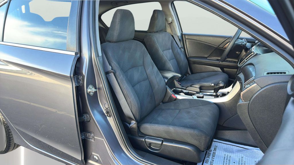 Photo 14 of this HONDA ACCORD