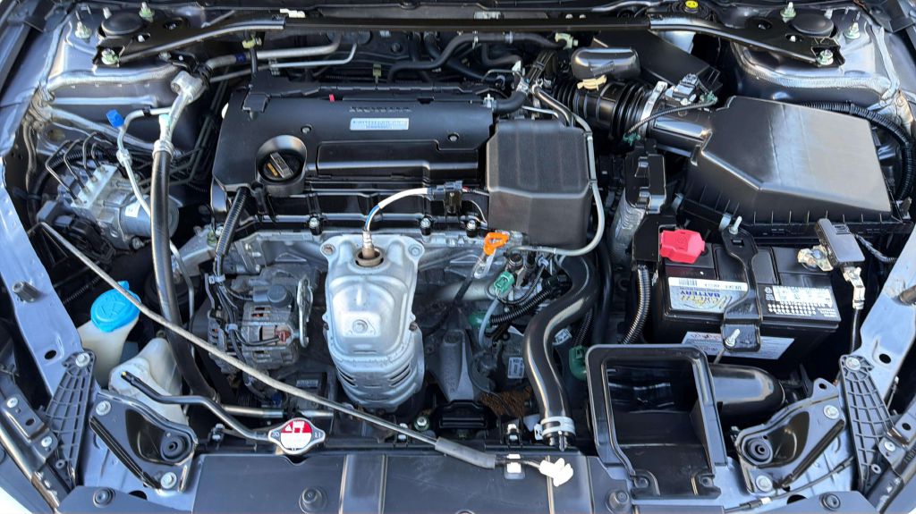 Photo 30 of this HONDA ACCORD