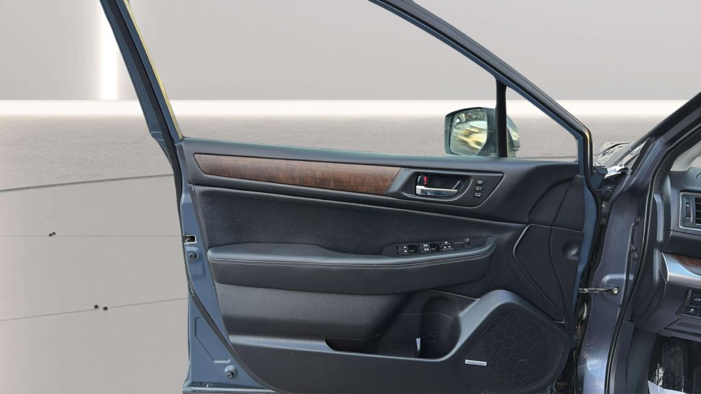 Photo 18 of this SUBARU OUTBACK