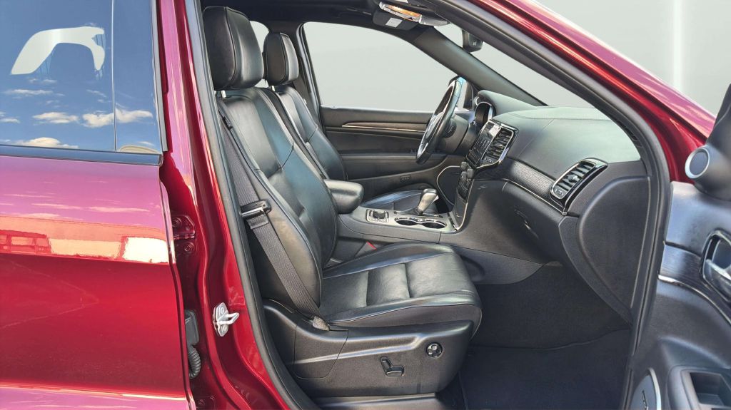 Photo 13 of this JEEP GRAND CHEROKEE
