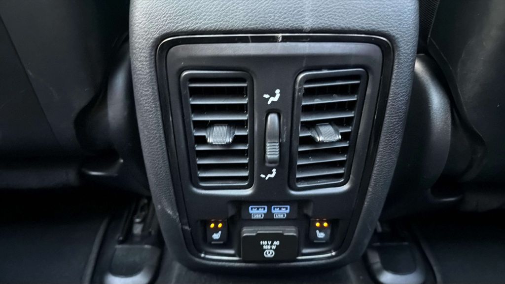 Photo 21 of this JEEP GRAND CHEROKEE