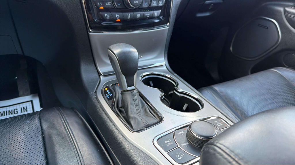 Photo 25 of this JEEP GRAND CHEROKEE