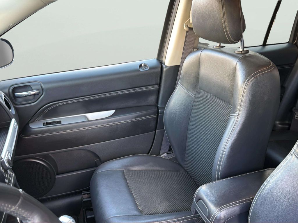 Photo 13 of this JEEP COMPASS