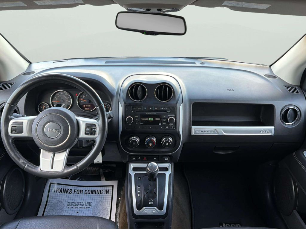 Photo 17 of this JEEP COMPASS