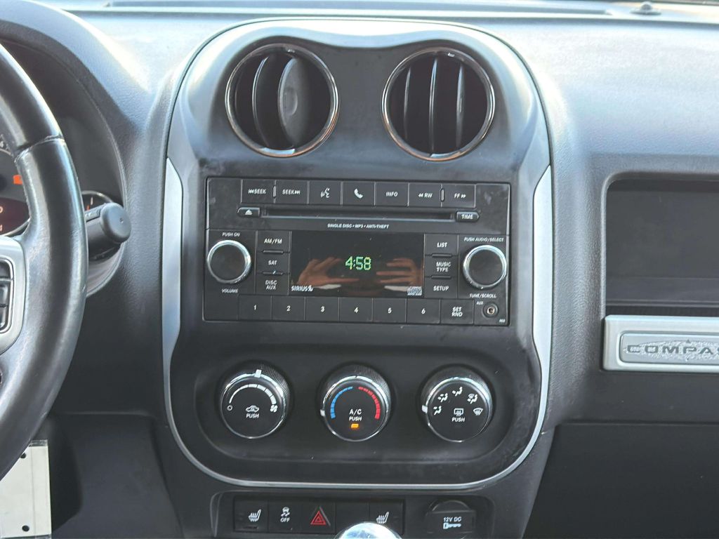 Photo 18 of this JEEP COMPASS