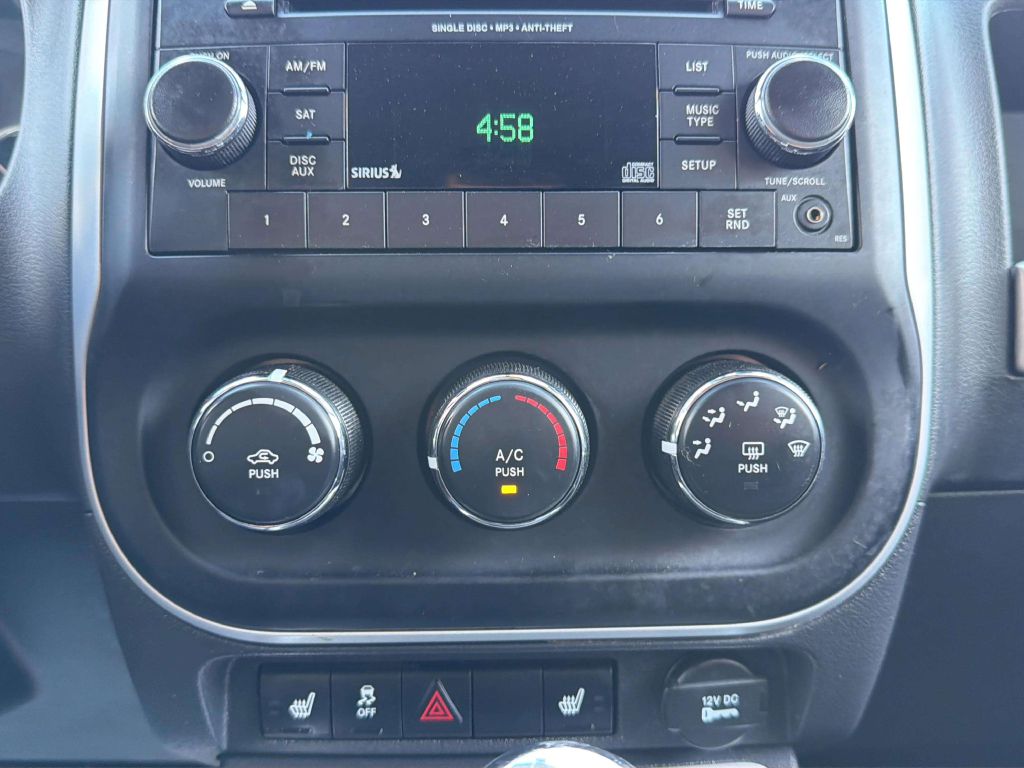 Photo 19 of this JEEP COMPASS