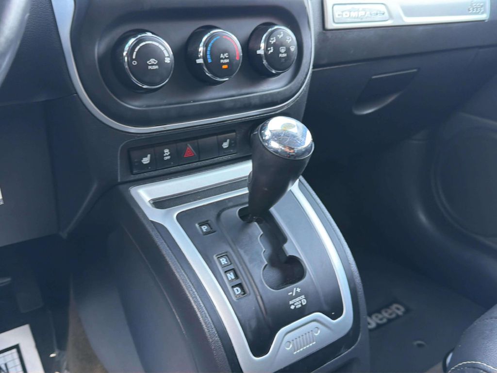 Photo 20 of this JEEP COMPASS