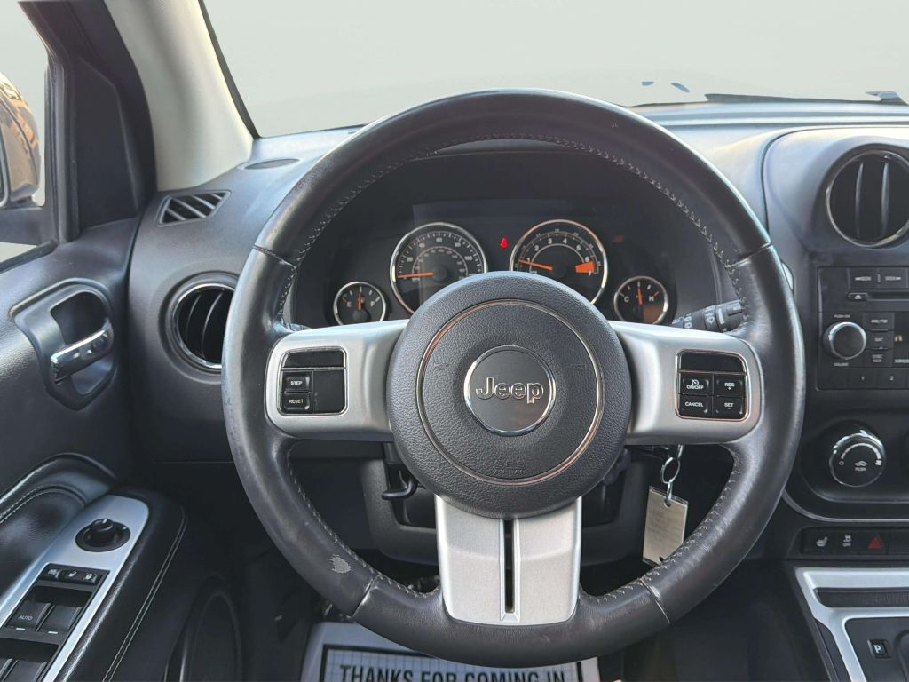 Photo 21 of this JEEP COMPASS