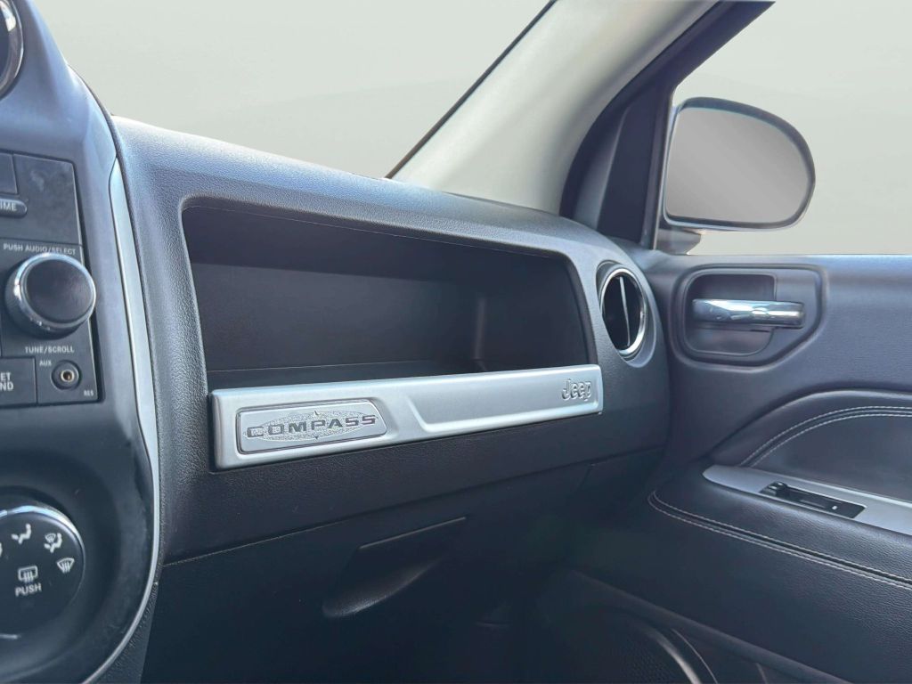 Photo 23 of this JEEP COMPASS