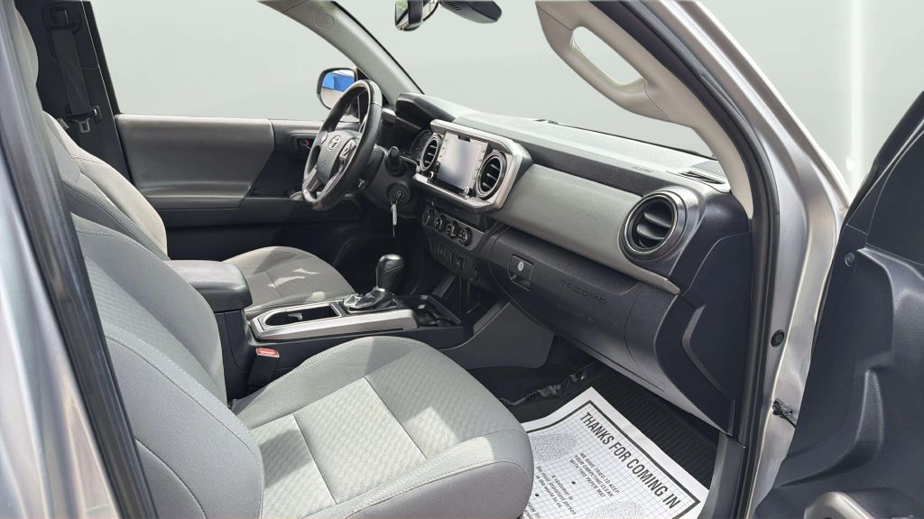 Photo 15 of this TOYOTA TACOMA
