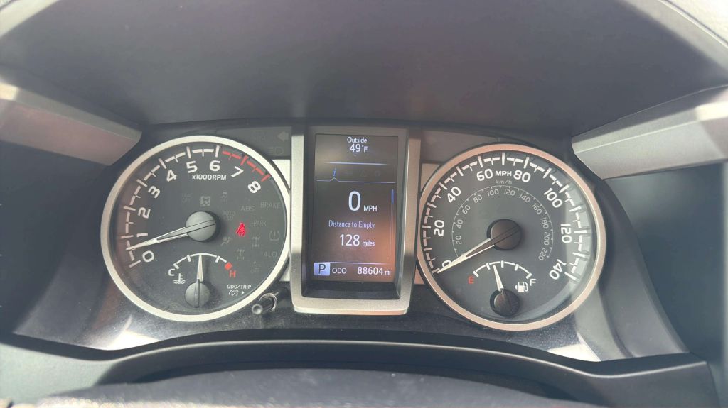 Photo 25 of this TOYOTA TACOMA