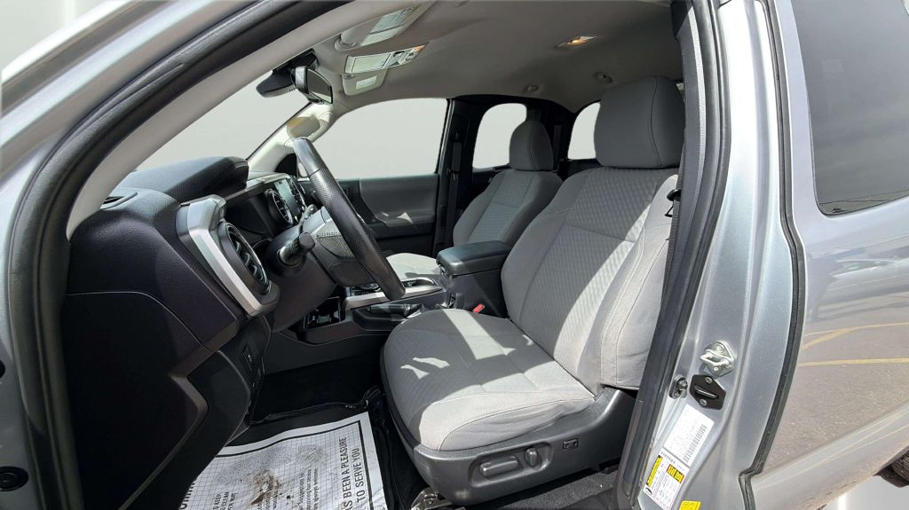 Photo 29 of this TOYOTA TACOMA