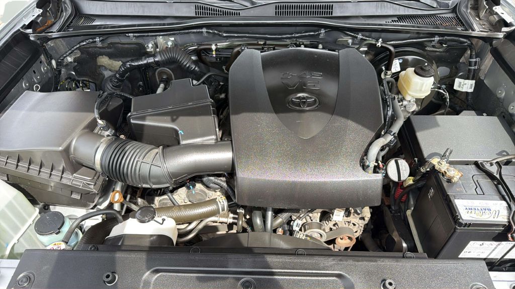 Photo 30 of this TOYOTA TACOMA