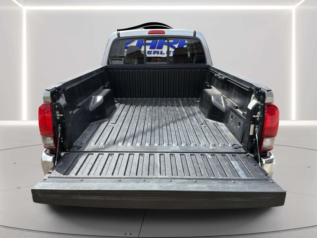Photo 31 of this TOYOTA TACOMA