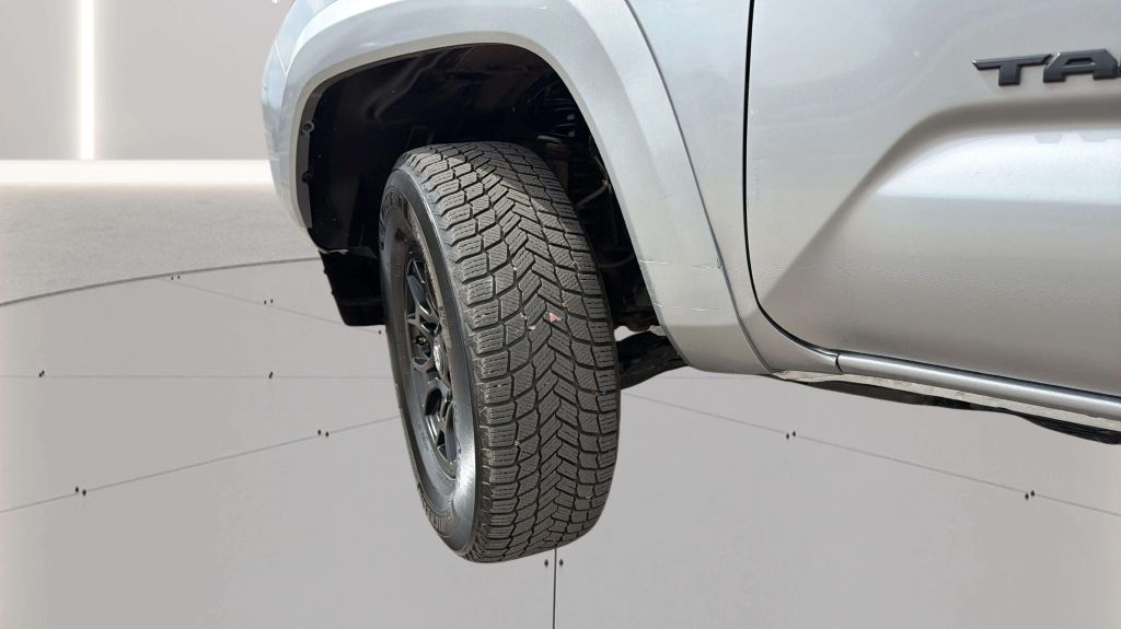 Photo 33 of this TOYOTA TACOMA