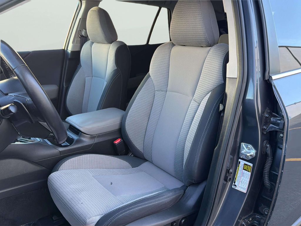 Photo 13 of this SUBARU OUTBACK