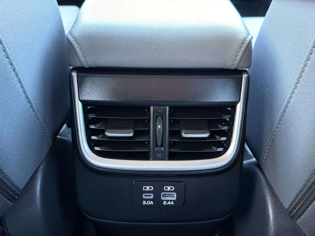 Photo 17 of this SUBARU OUTBACK