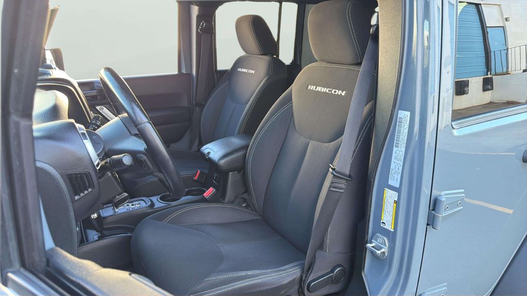Photo 12 of this JEEP WRANGLER UNLIMI