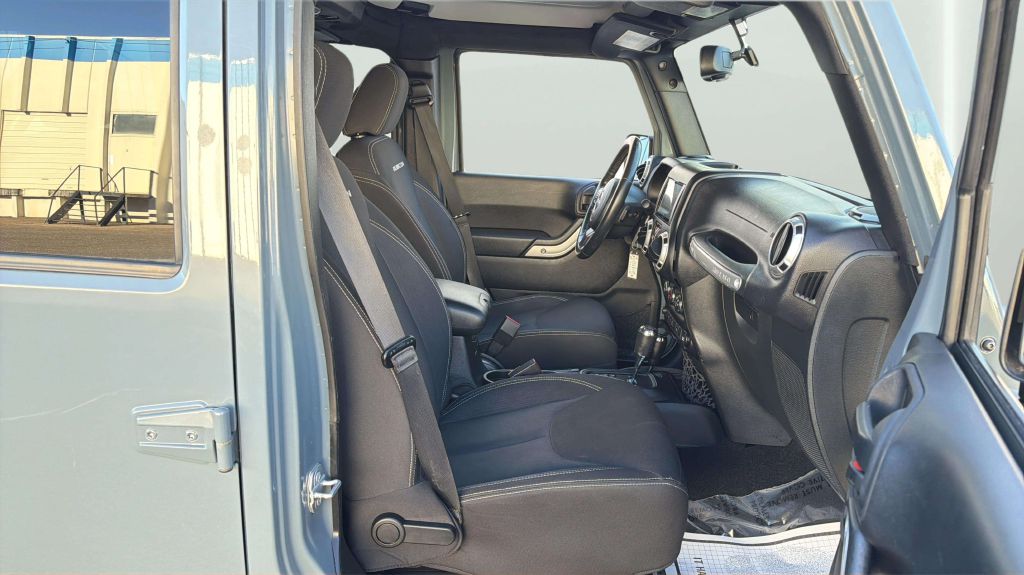Photo 13 of this JEEP WRANGLER UNLIMI
