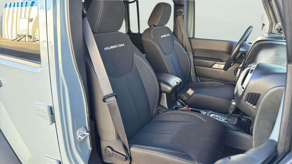 Photo 14 of this JEEP WRANGLER UNLIMI