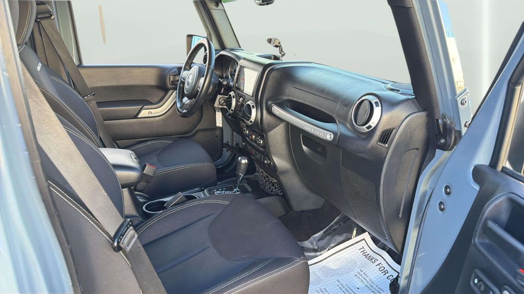 Photo 15 of this JEEP WRANGLER UNLIMI