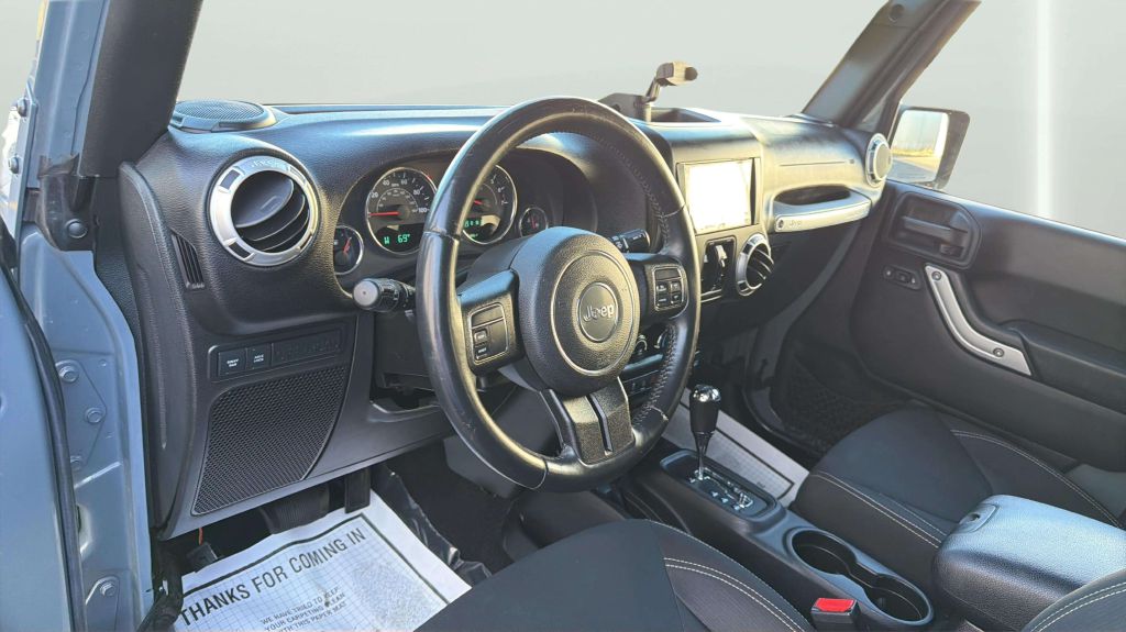Photo 17 of this JEEP WRANGLER UNLIMI