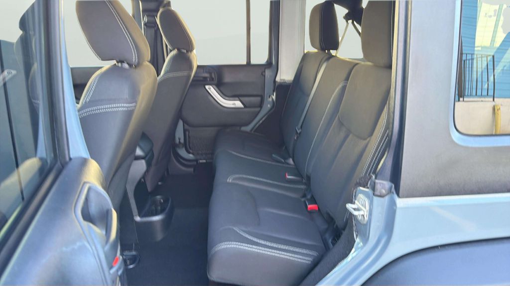 Photo 19 of this JEEP WRANGLER UNLIMI