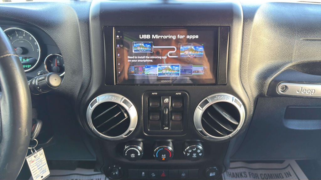 Photo 21 of this JEEP WRANGLER UNLIMI