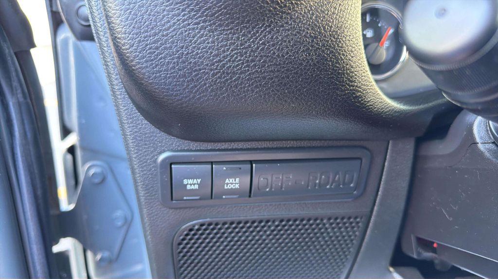 Photo 26 of this JEEP WRANGLER UNLIMI
