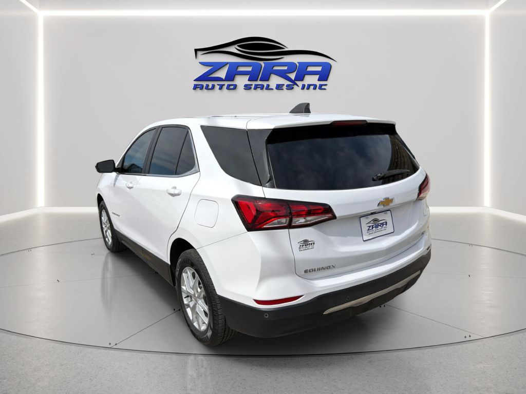 Photo 5 of this CHEVROLET EQUINOX