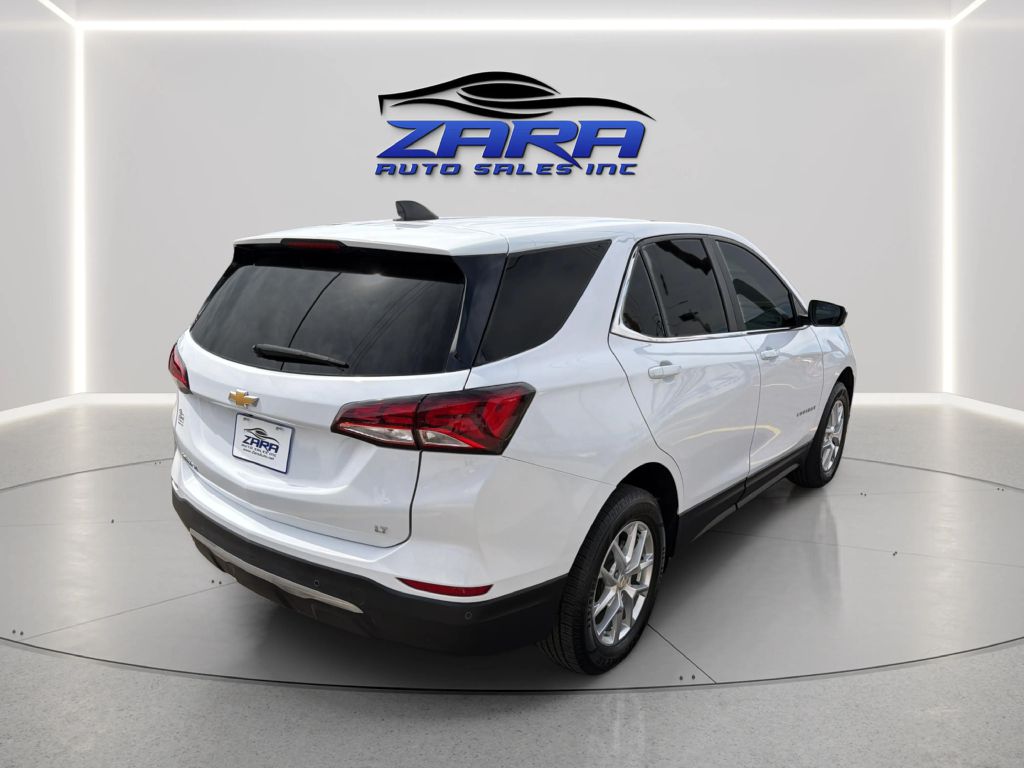Photo 7 of this CHEVROLET EQUINOX
