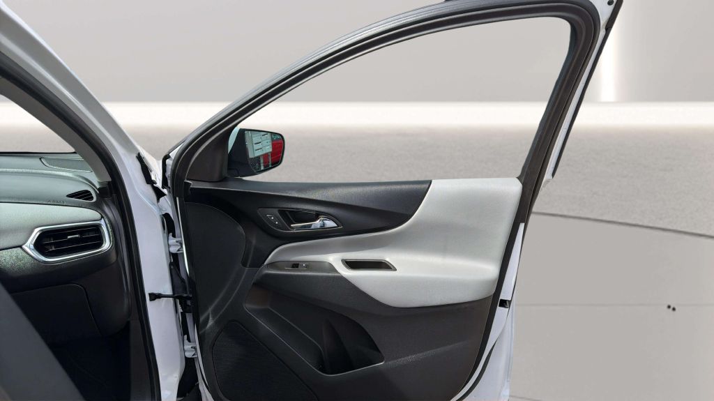 Photo 16 of this CHEVROLET EQUINOX