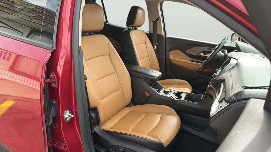 Photo 14 of this GMC TERRAIN