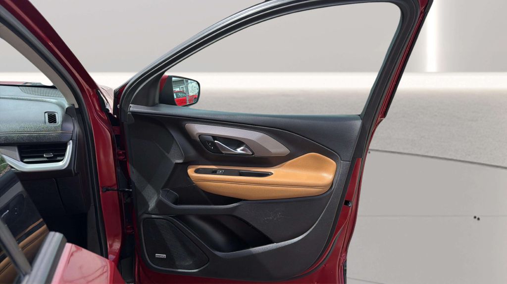 Photo 16 of this GMC TERRAIN
