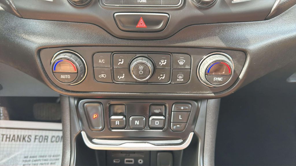 Photo 23 of this GMC TERRAIN