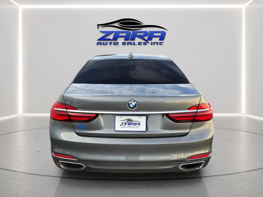 Photo 6 of this BMW 7 SERIES