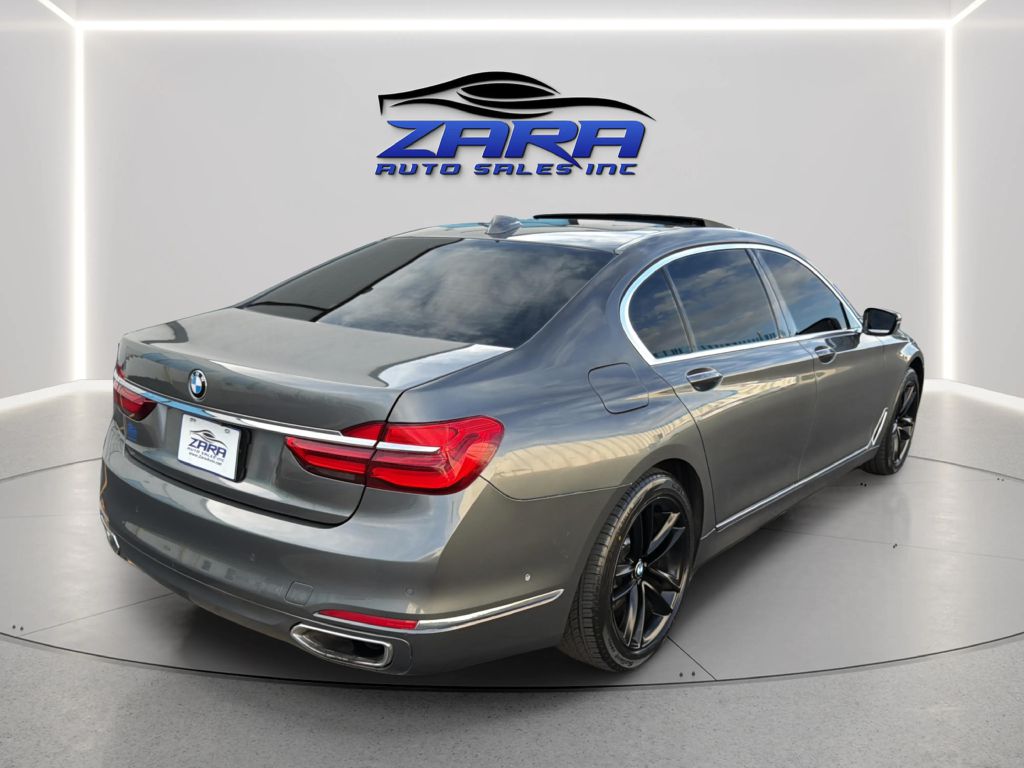 Photo 7 of this BMW 7 SERIES