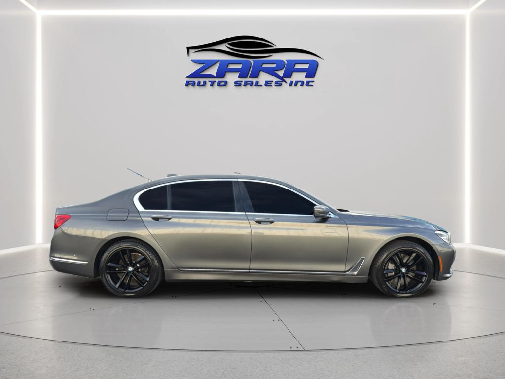 Photo 8 of this BMW 7 SERIES