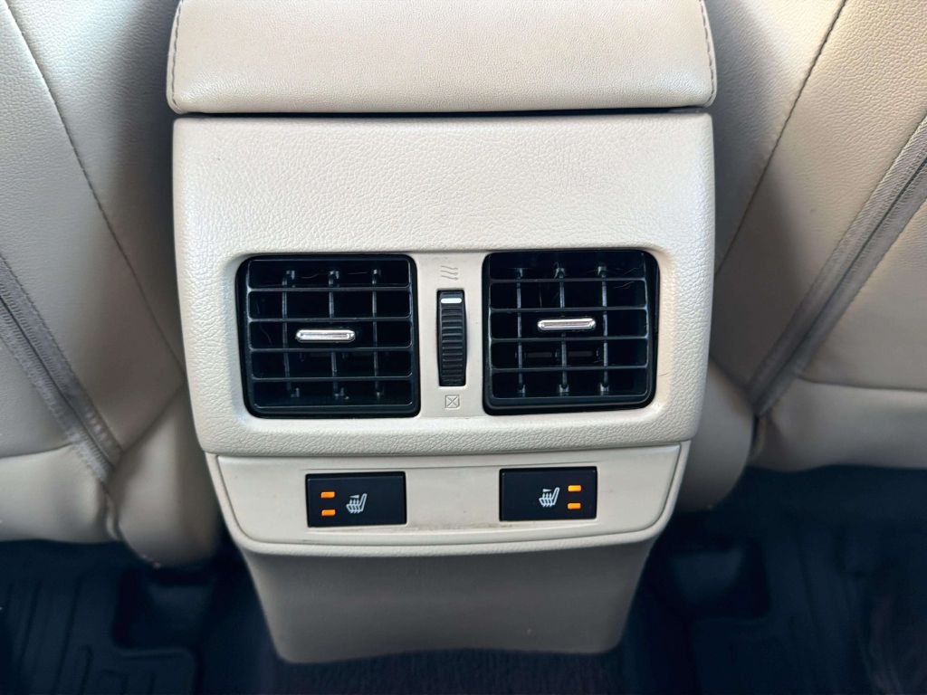 Photo 18 of this SUBARU OUTBACK
